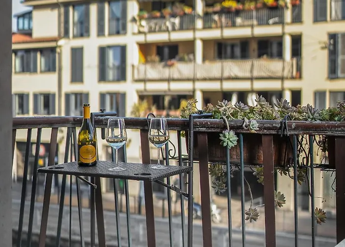 Spacious Design Flat At Navigli At 15 Min From Duomo *