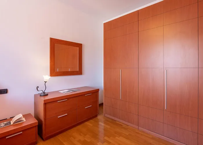 Private Terrace & 2 Bedrooms Near Bosco Verticale *