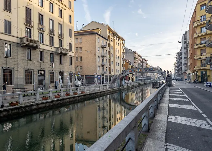 Апартаменты Spacious Design Flat At Navigli At 15 Min From Duomo Милан