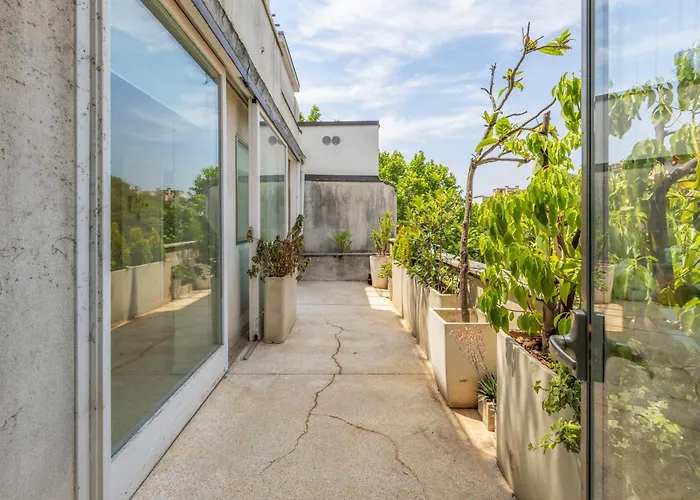 Penthouse With Terraces, Jacuzzi & Garage Apartment *