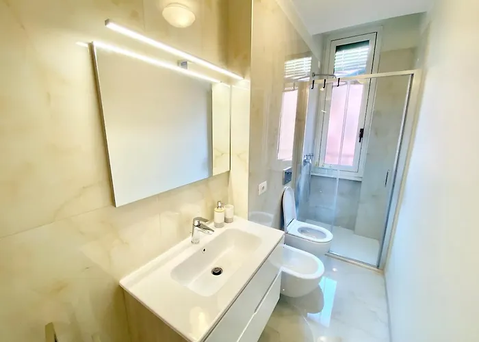 شقة Penthouse With Panoramic Terrace-8 Minutes From The Duomo