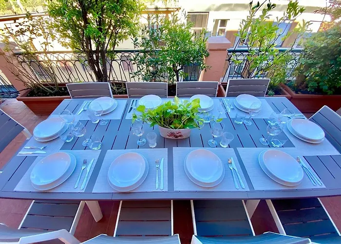 Penthouse With Panoramic Terrace-8 Minutes From The Duomo شقة ميلان