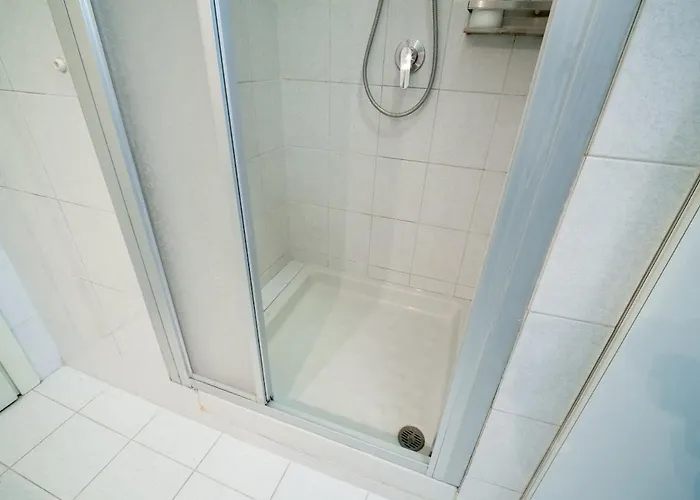 Duomo 10 Minutes Away Spacious 5 Pax Balcony Wifi Ac Apartmán Milán
