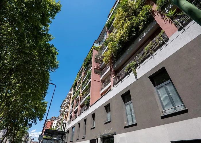 Private Terrace & 2 Bedrooms Near Bosco Verticale Apartament