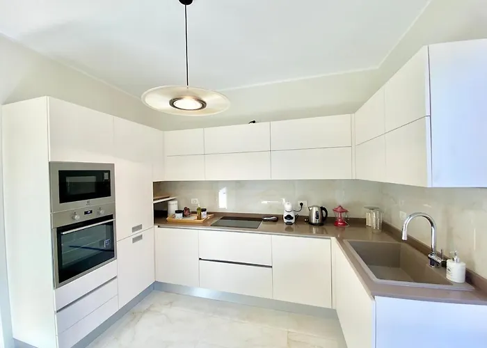 Penthouse With Panoramic Terrace-8 Minutes From The Duomo