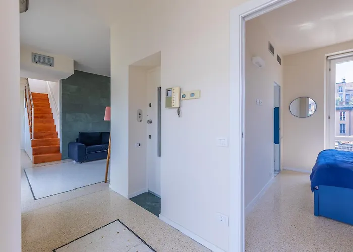 Penthouse With Terraces, Jacuzzi & Garage Apartment *