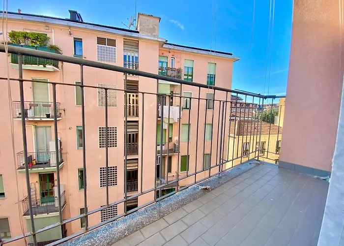 Penthouse With Panoramic Terrace-8 Minutes From The Duomo شقة ميلان