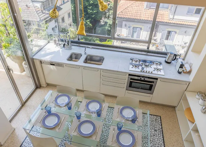 Penthouse With Terraces, Jacuzzi & Garage Apartment