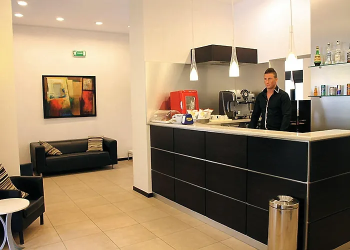 Ξενοδοχείο Paradiso 2*