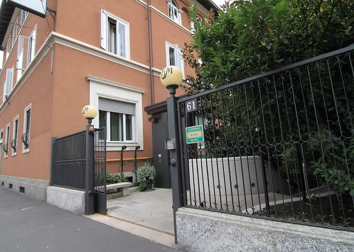 Ξενοδοχείο Metro 3*