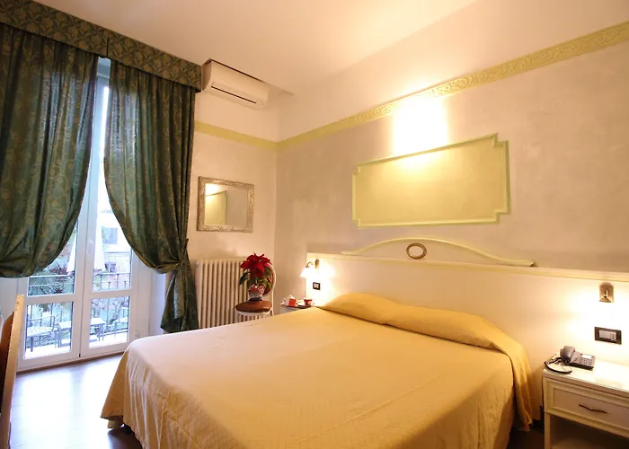 Charly Hotel