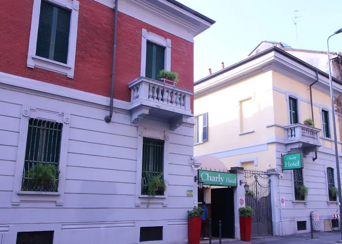 Charly Hotel 3*