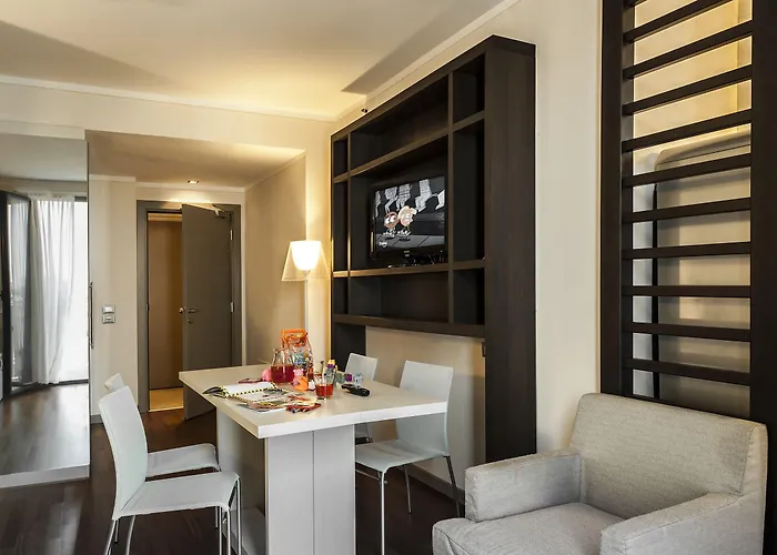 酒店 Ramada Plaza By Wyndham 4*