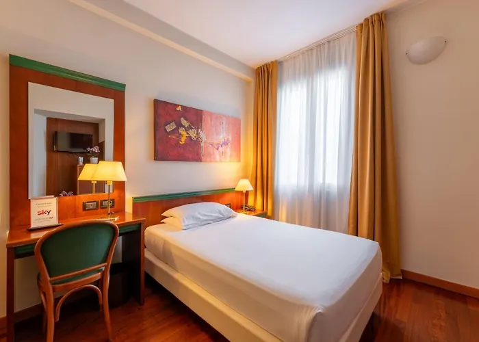 Hotel Raffaello Milan