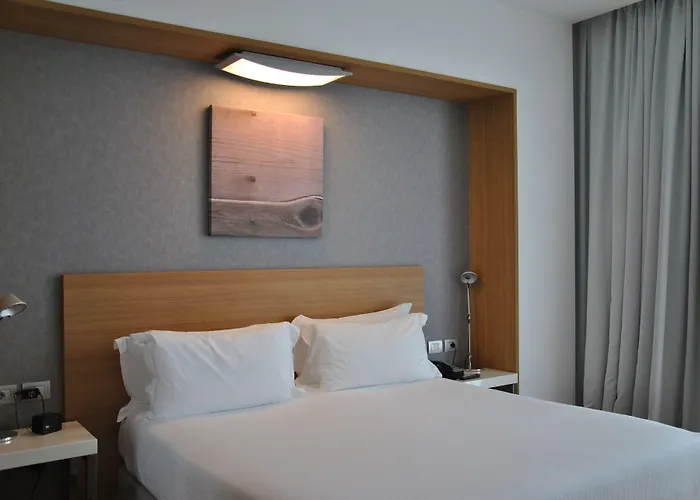 Hilton Garden North Hotel 4*