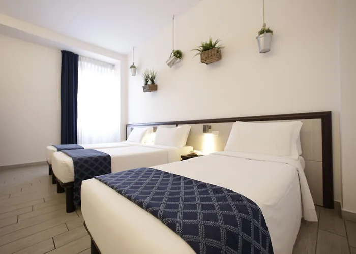 Av Hotel Milán