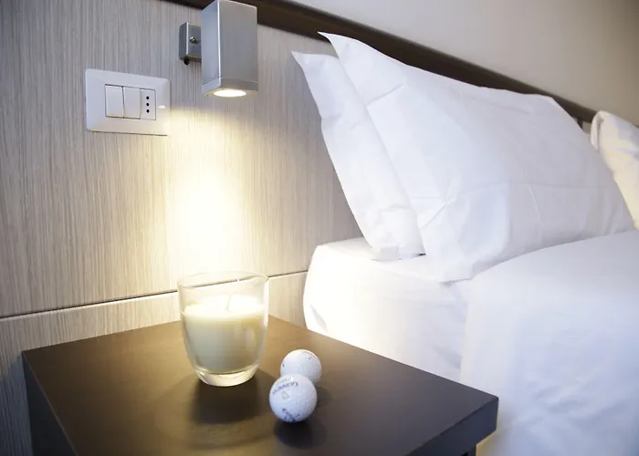 Hotel Av Milán
