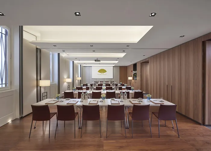Mandarin Oriental, Hotel