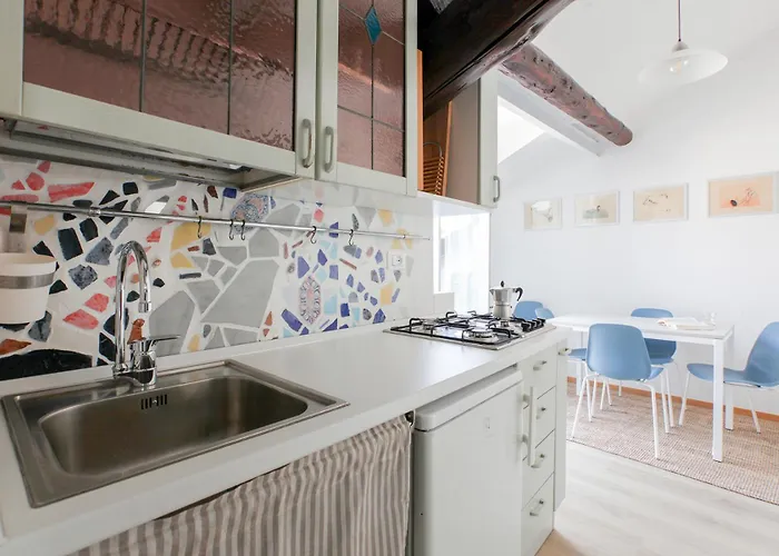 アパート Hacca Collection - Porta Venezia Attic 2br ミラノ