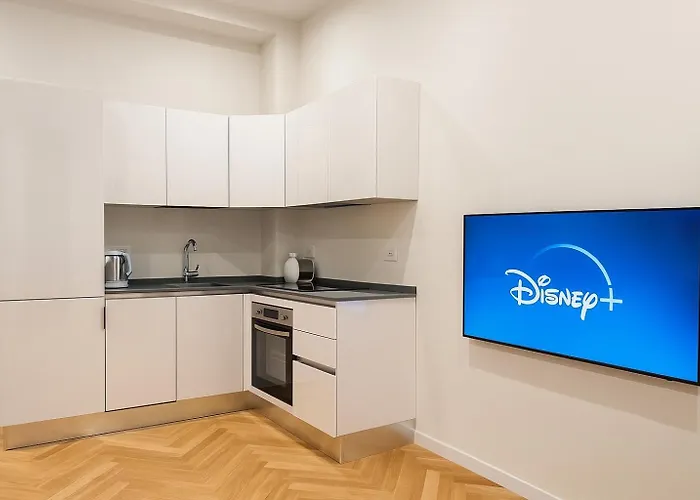 Stylish Flat Porta Romana E Bocconi Lejlighed