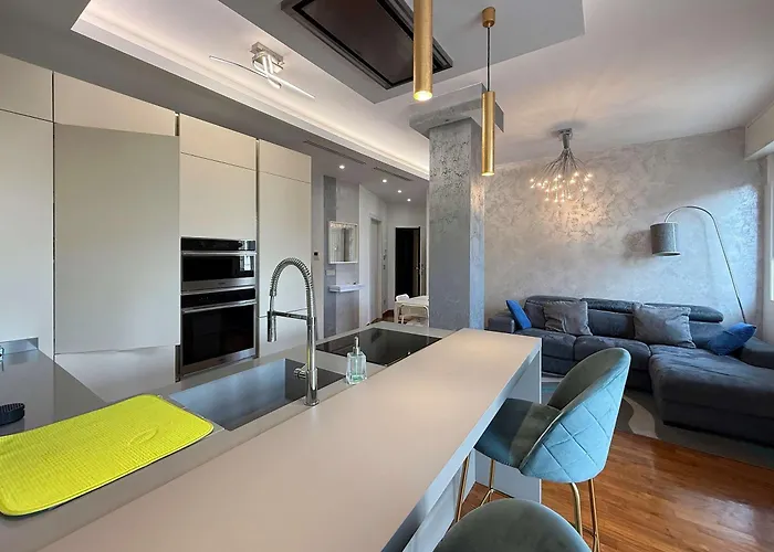 Daire Homeby, Casa Laura Milano