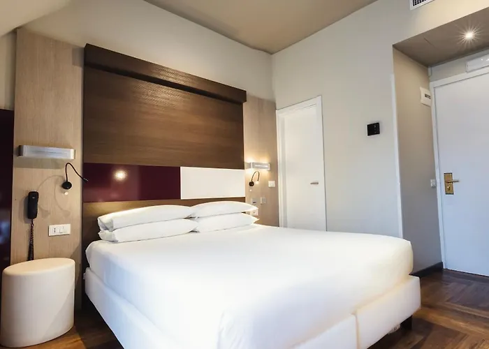 Genius Downtown Hotel