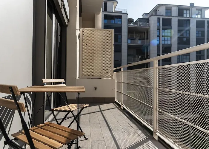 Youhosty - Bruno Maderna 17 Duplex Milão