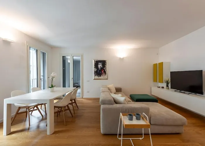 B - Elegant With Terrace & Gym Lägenhet *