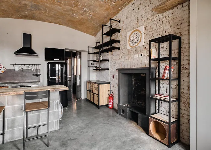 Apartment Nyc-style Industrial On Navigli