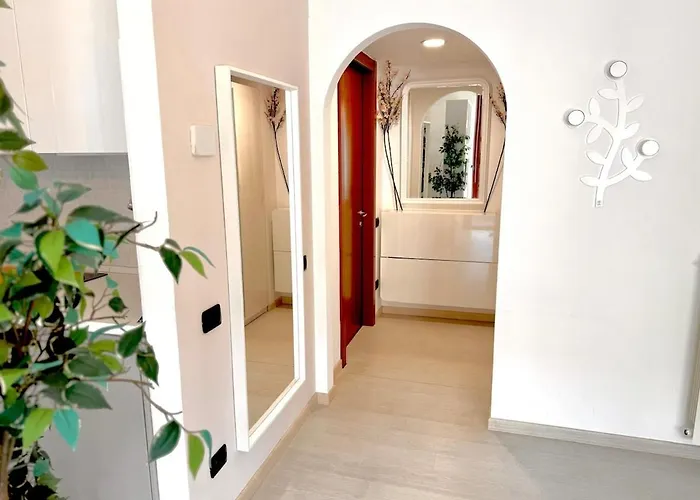 Live House-attico, Ampio E Luminoso Monolocale