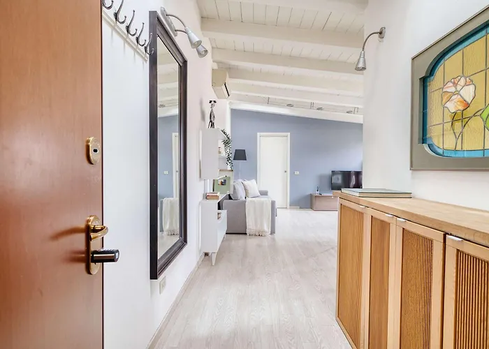 Bright Flat In The Heart Of Porta Venezia *