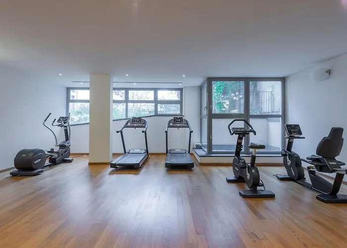 Lägenhet B - Elegant With Terrace & Gym *
