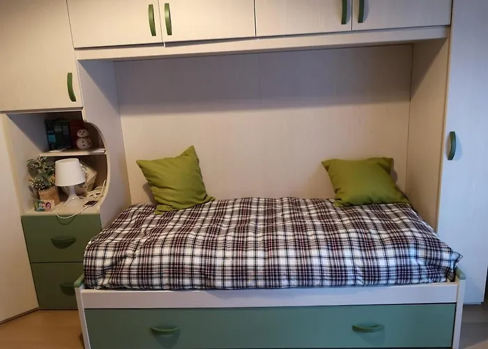 Large Bright - Strategic Location