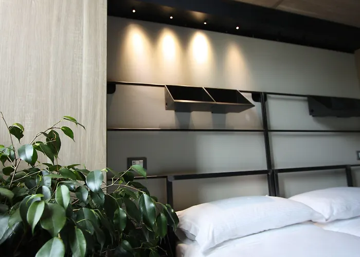 Otel Versoverde Alzaia Naviglio Grande Milano