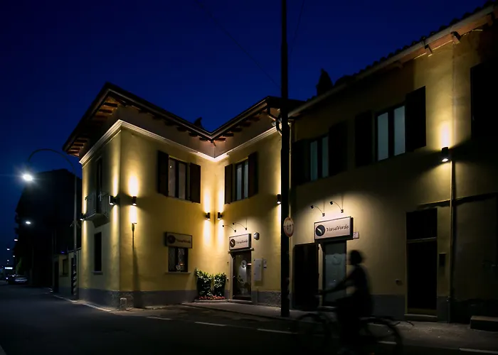 Hotel Versoverde Alzaia Naviglio Grande Mediolan