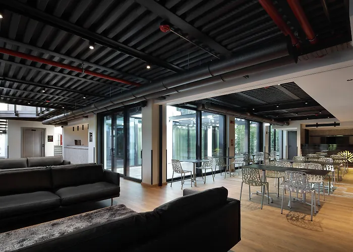 Versoverde Alzaia Naviglio Grande Otel Milano