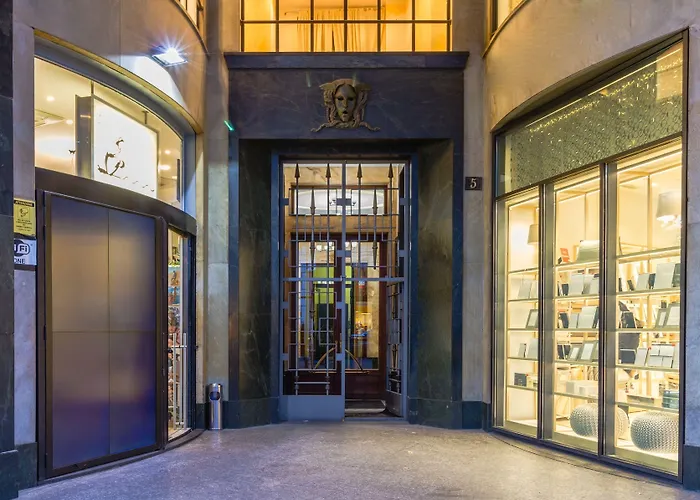 Πανσιόν Ah - Fashion District 4*