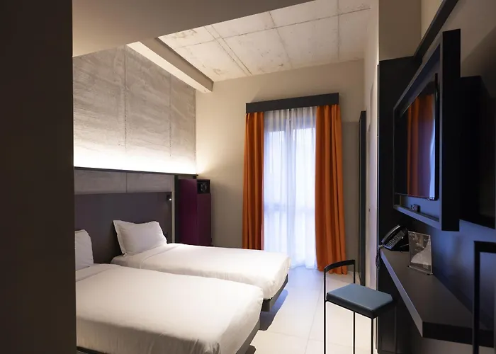 Joy 124 Hotell 4*