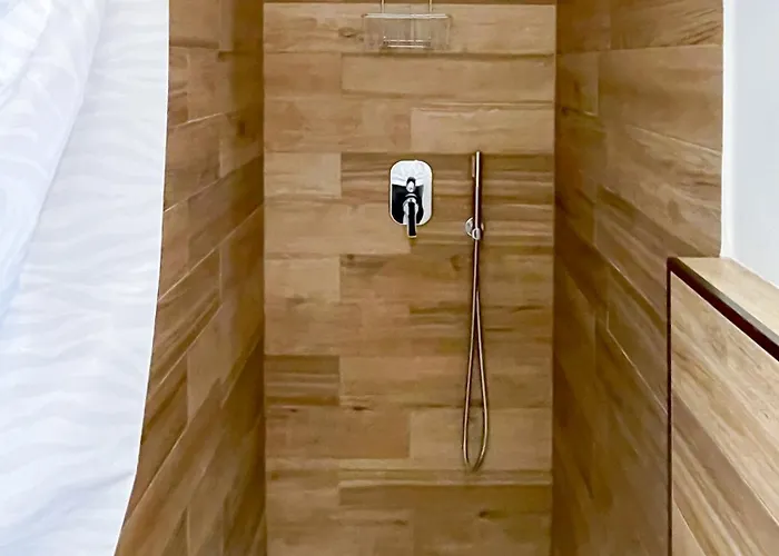 The Best! Living With Fast Wi-fi - Netflix * Milan