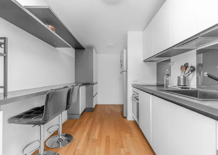 Daire Attico Con Vasca, Posto Auto E Metro Sotto Casa