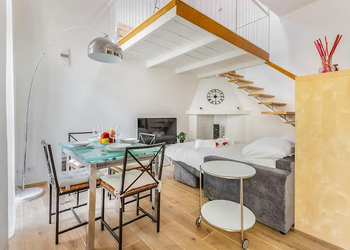 Sant Ambrogio-centre Of The Town-castle 1min-duomo4 Min *