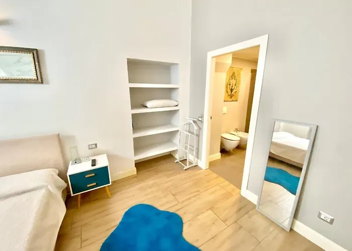 Central-duomo- Beautiful Loft - 400 Meters From The Metro Apartman *