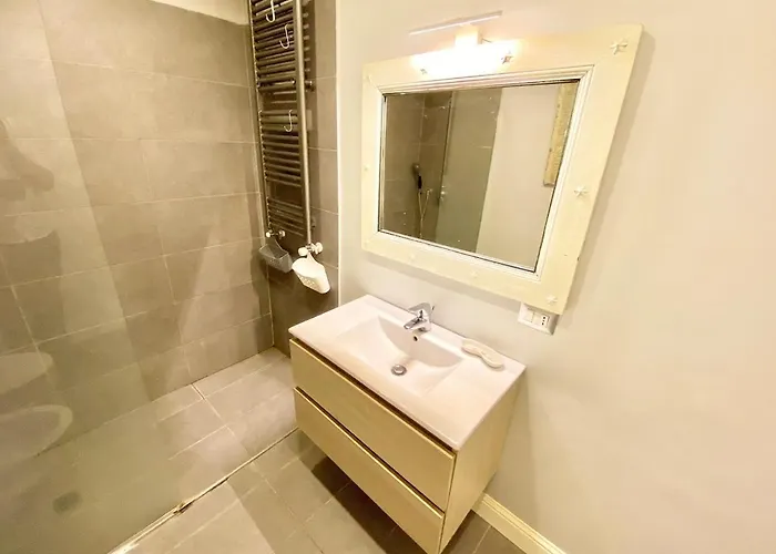 Central-duomo- Beautiful Loft - 400 Meters From The Metro Apartman *