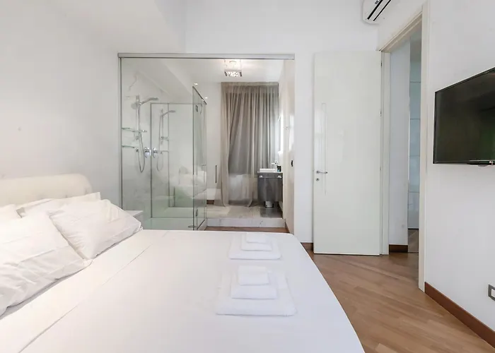 Апартаменты San Babila Executive - Discover The Historic Centre Of