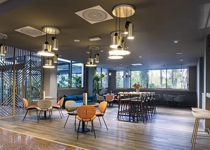 Hotel Quark