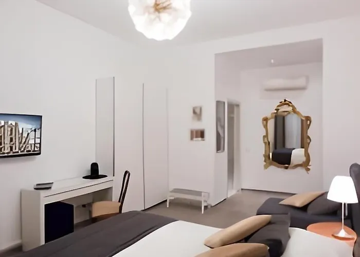 Imhome - Porta Romana Гостевой дом 3*