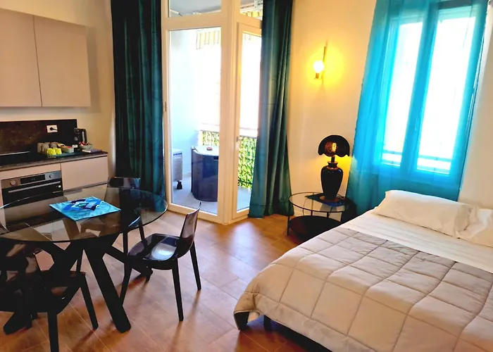 Апартаменты M4 Center - Design Washington - Selfcheckin - Wifi - Balcony - Milanoflats