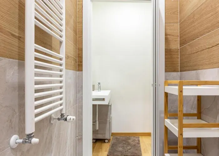 Lägenhet Casati Station Metro M1, M2, M3 *