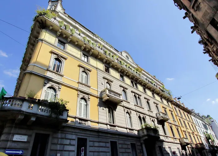 Vico Fashion District