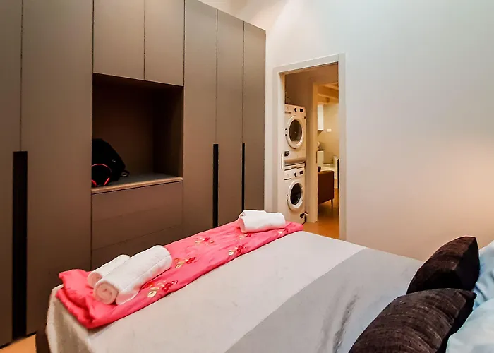 Joivy Sophisticated 2 Bedroom Loft For 4 * Milano